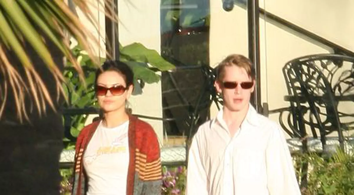 Mila Kunis: "M-a ajutat relaţia cu Macaulay Culkin"