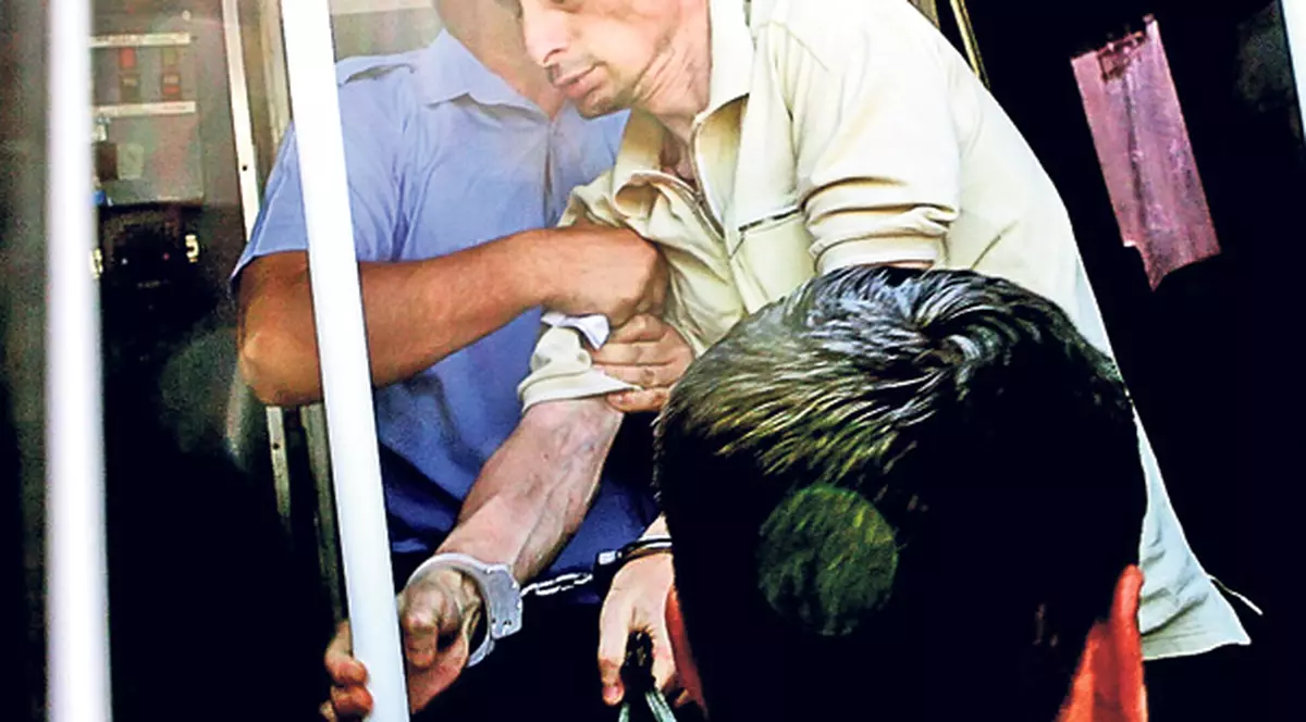 EXCLUSIVITATE Asasinul-terorist Nicu Pârlăţeanu explică de ce a ameninţat-o pe judecătoare:”Nu-mi place de faţa ei!”