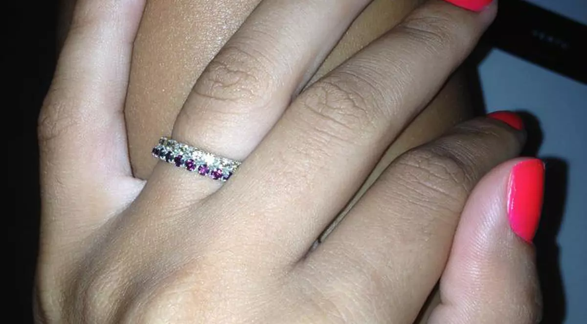 Adelina Pestrițu a primit deja inelul de la iubit? Ia uite ce poză a pus pe Facebook! FOTO