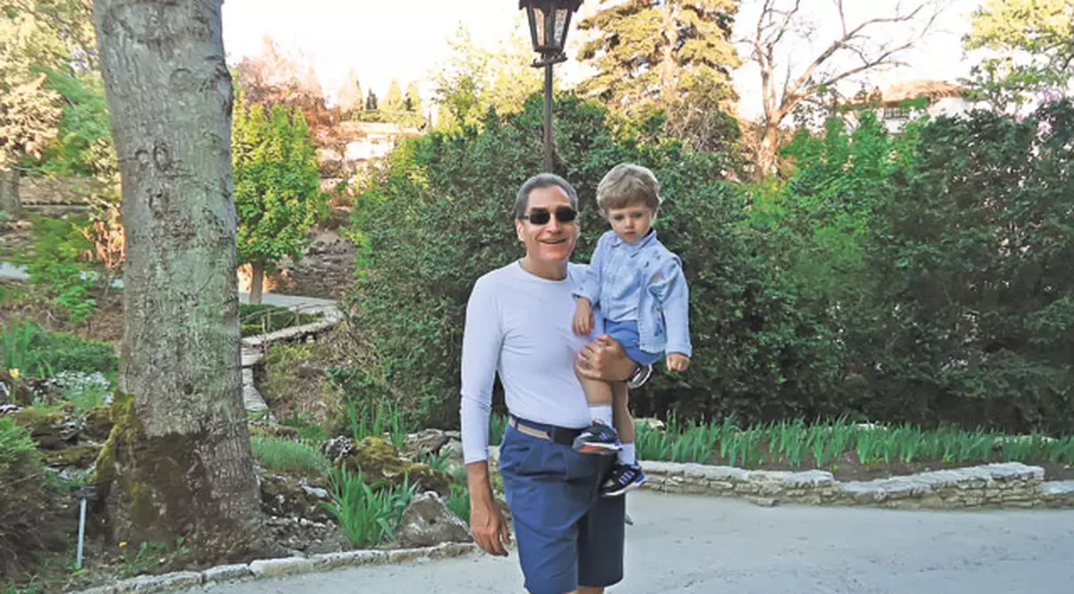 Astăzi, Petre Roman, fostul premier al ţării, împlineşte 66 de ani: «Mă simt ca acum 20 de ani!» | INTERVIU EXCLUSIV