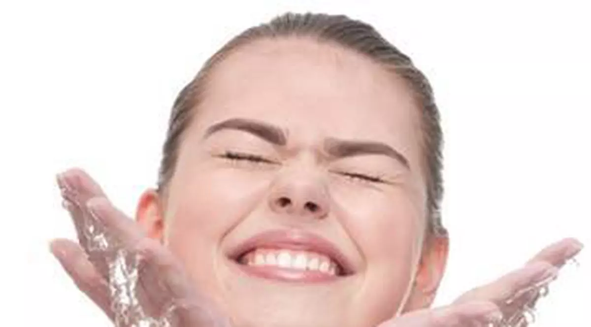 PIELE FRUMOASĂ ŞI SĂNĂTOASĂ