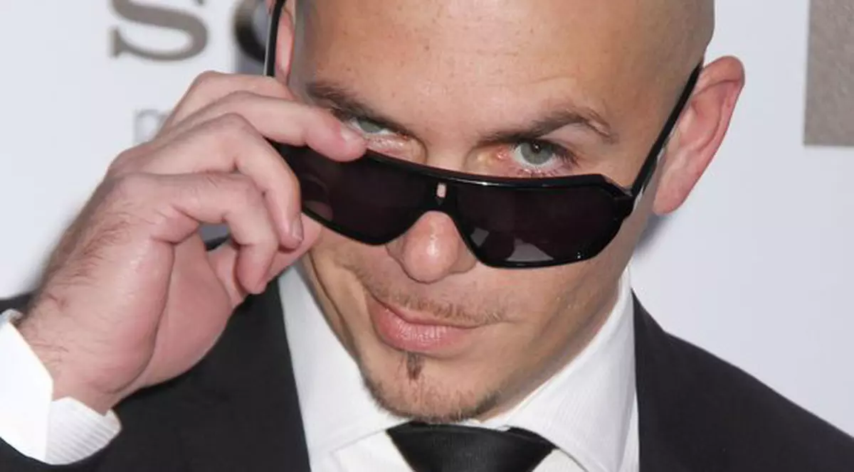 Pitbull, obligat să cânte în Alaska, din cauza unei farse a internauților