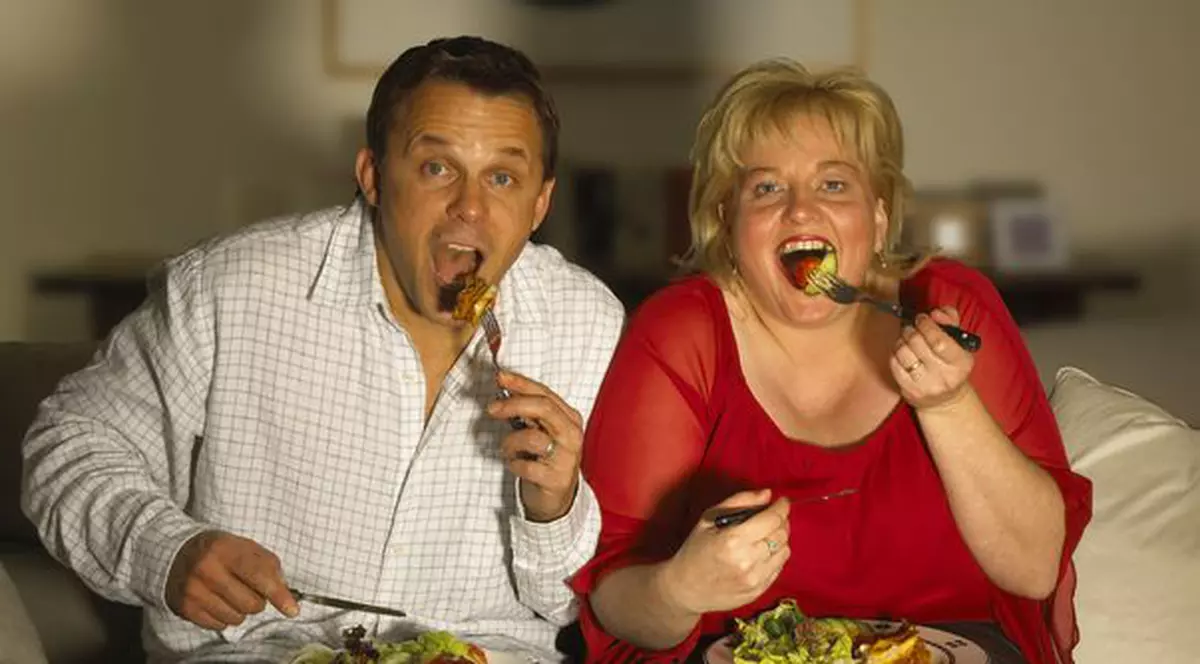 Vești bune pentru obezi: s-a inventat dispozitivul care aspiră mâncarea din stomac! 