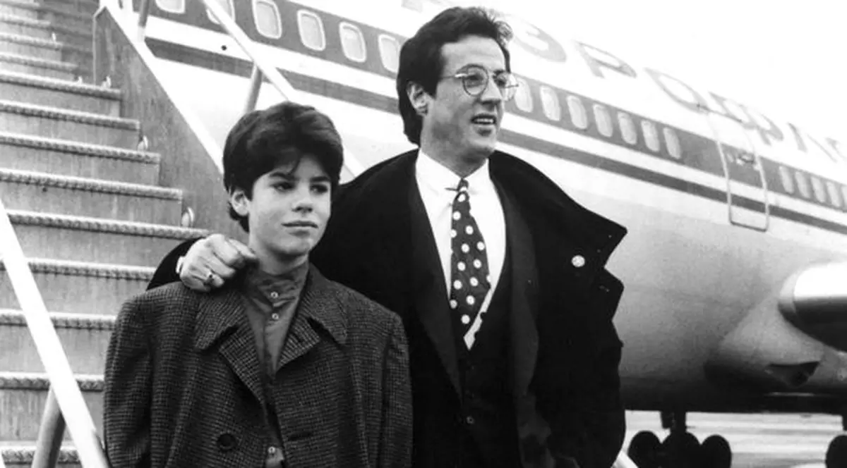 Fiul lui Sylvester Stallone, mort de cel puțin 3 zile. Vei fi șocat când o să afli ce s-a găsit în camera lui