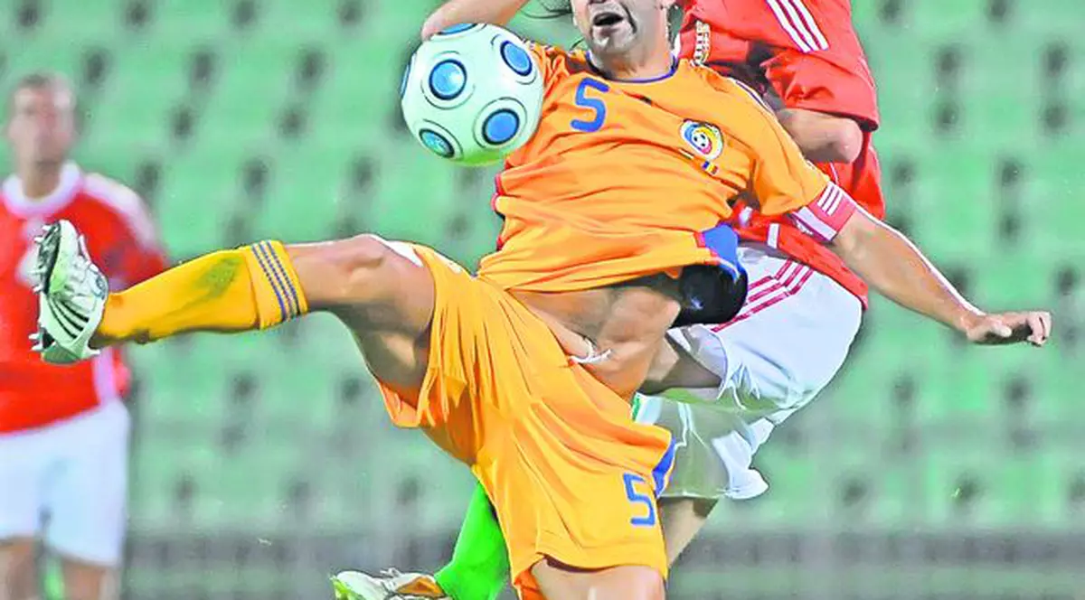 Dorinel Munteanu, recordmenul selecţiilor sub tricolor, îi dă un sfat lui Cristi Chivu, retras anul trecut din naţionala României: «Să lase supărarea şi să revină!»