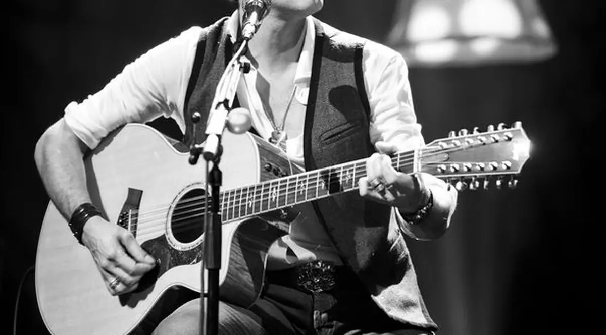 Ştefan Bănică a lansat videoclipul noului său single, "Nu e prea târziu" | VIDEO