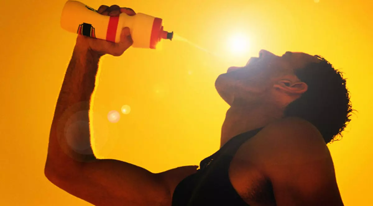 Meteorologii au anunţat caniculă în toată ţara până vineri | Cum te fereşti de soarele arzător