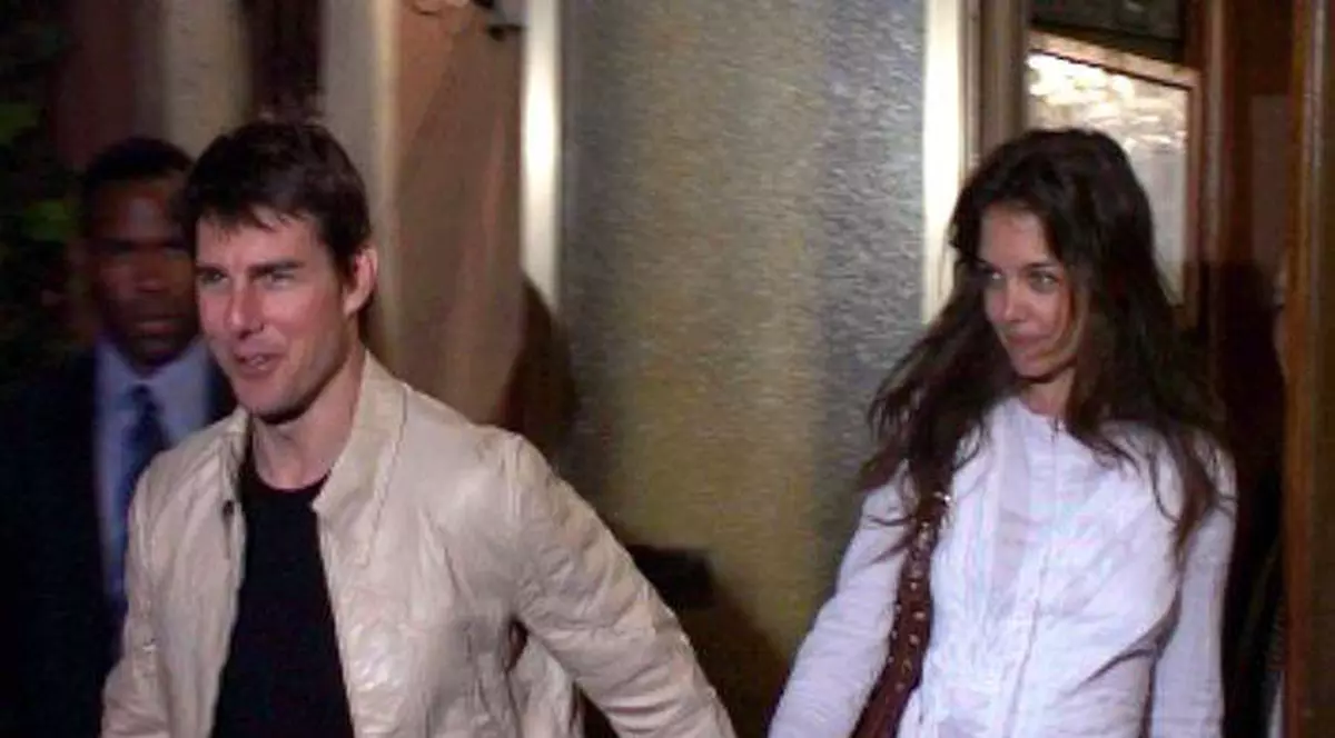 ”Mariajul dintre Katie și Tom a fost destul de scurt. Nu la fel de scurt ca Tom!” Vezi reacțiile fanilor și ale starurilor față de vestea divorțului cuplului! 