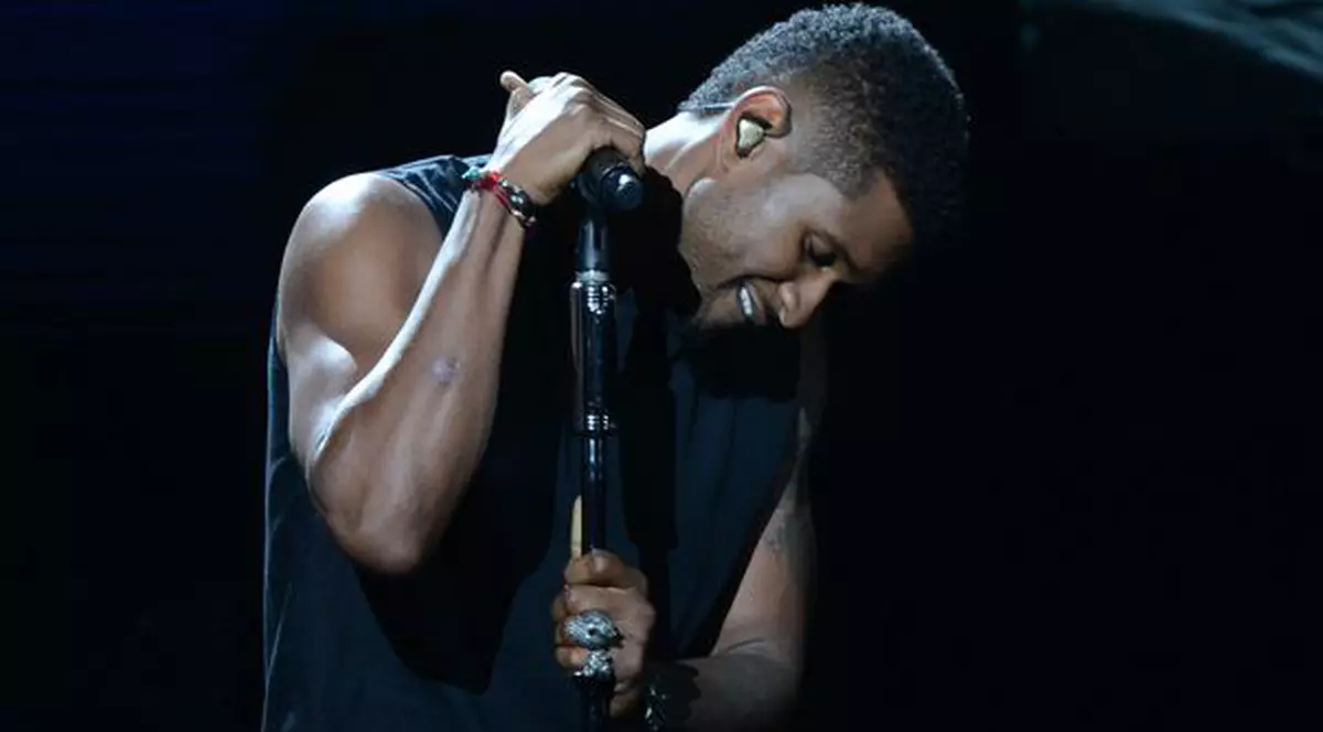 Tragic! Fiul vitreg al lui Usher, în moarte clinică. Părinții trebuie să decidă dacă îl deconectează de la aparate