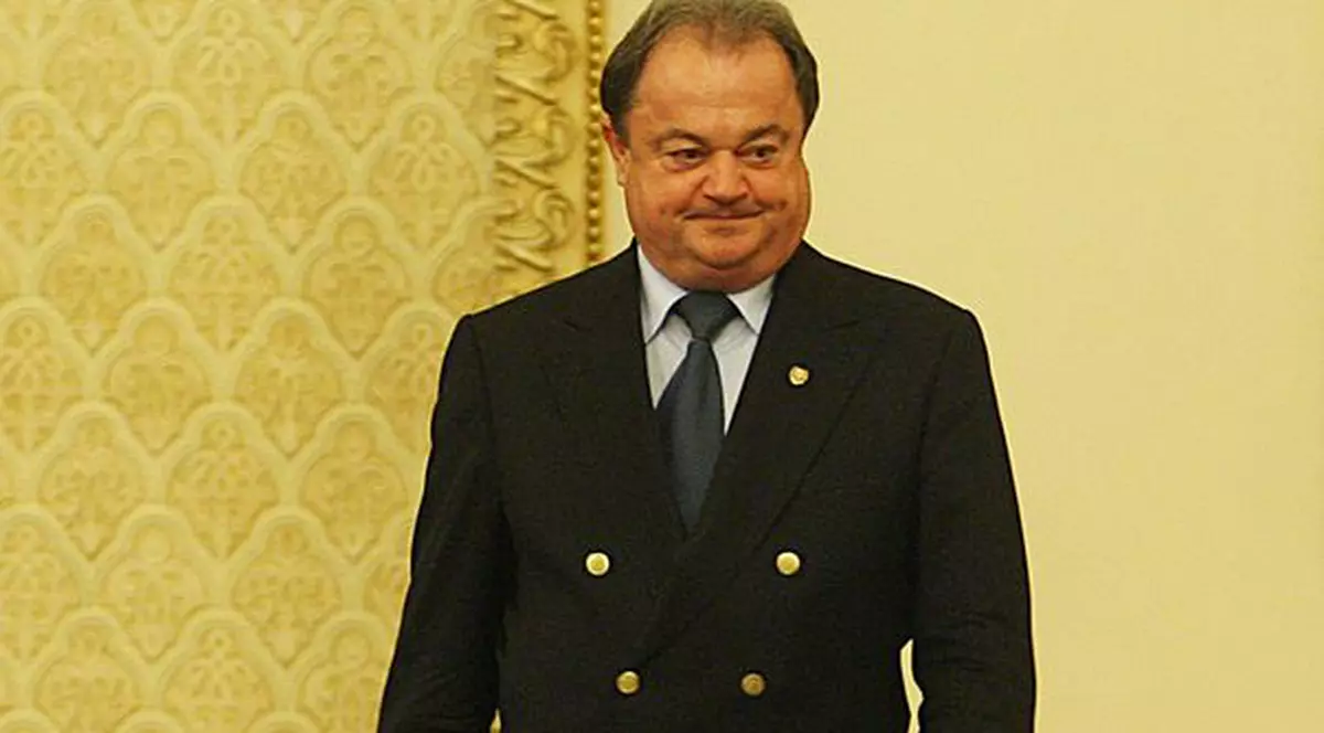 "BOX" în PDL! VASILE BLAGA o desfiinţează pe ELENA UDREA: "Eu n-am umblat noaptea prin hoteluri şi nu v-am dat bani de cazare şi mâncare"