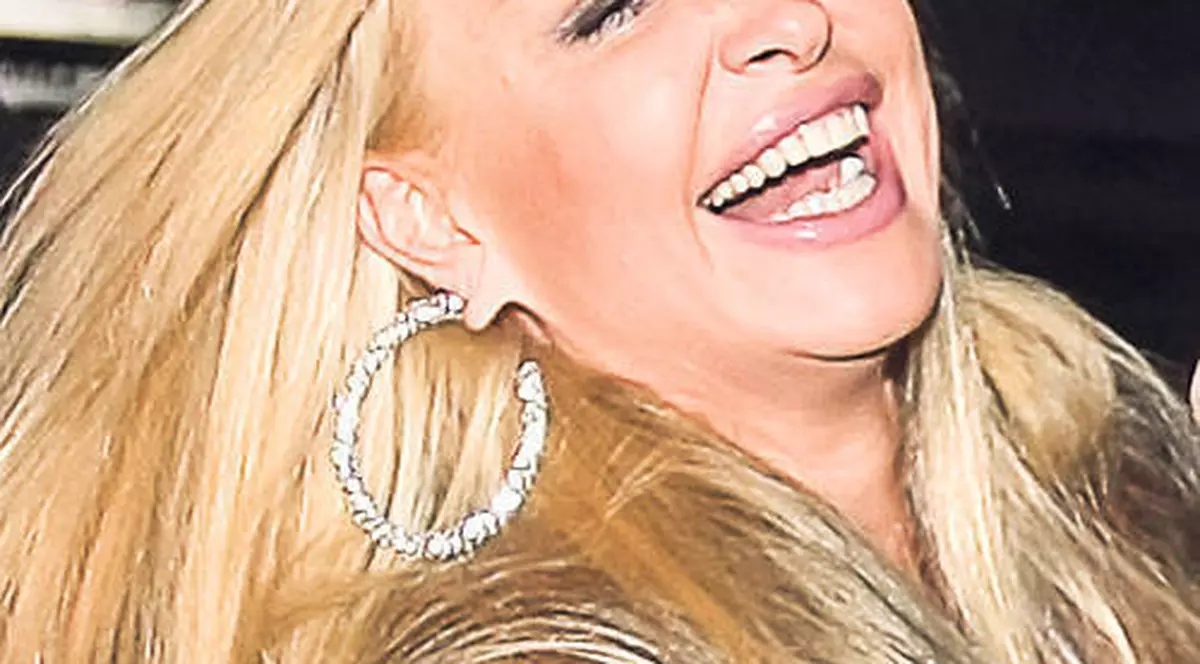 Vica lui Pițurcă debutează în modelling la 36 de ani!