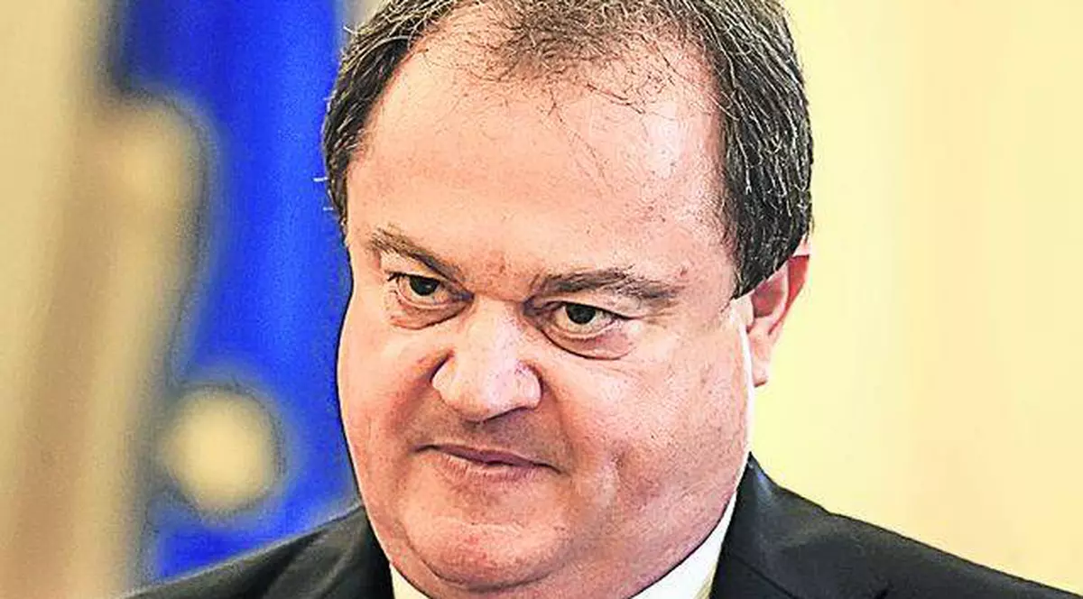 Vasile Blaga: "Se impune DEMISIA DE ONOARE A ÎNTREGULUI GUVERN"