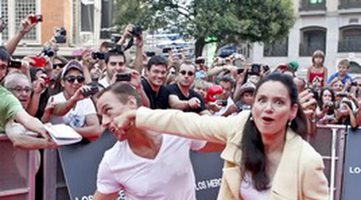 Fotografia care DĂRÂMĂ TOATE MITURILE! Van Damme, lovit în plină figură de NEVASTĂ! FOTO