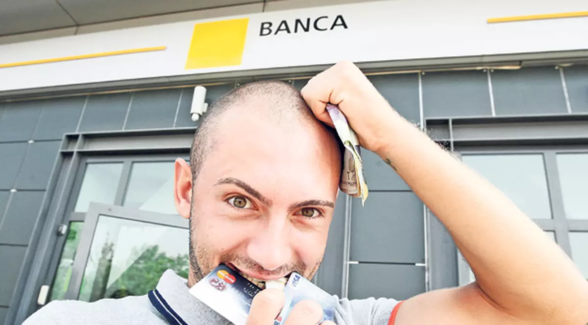 Bancherii i-au îngropat pe români în comisioane!