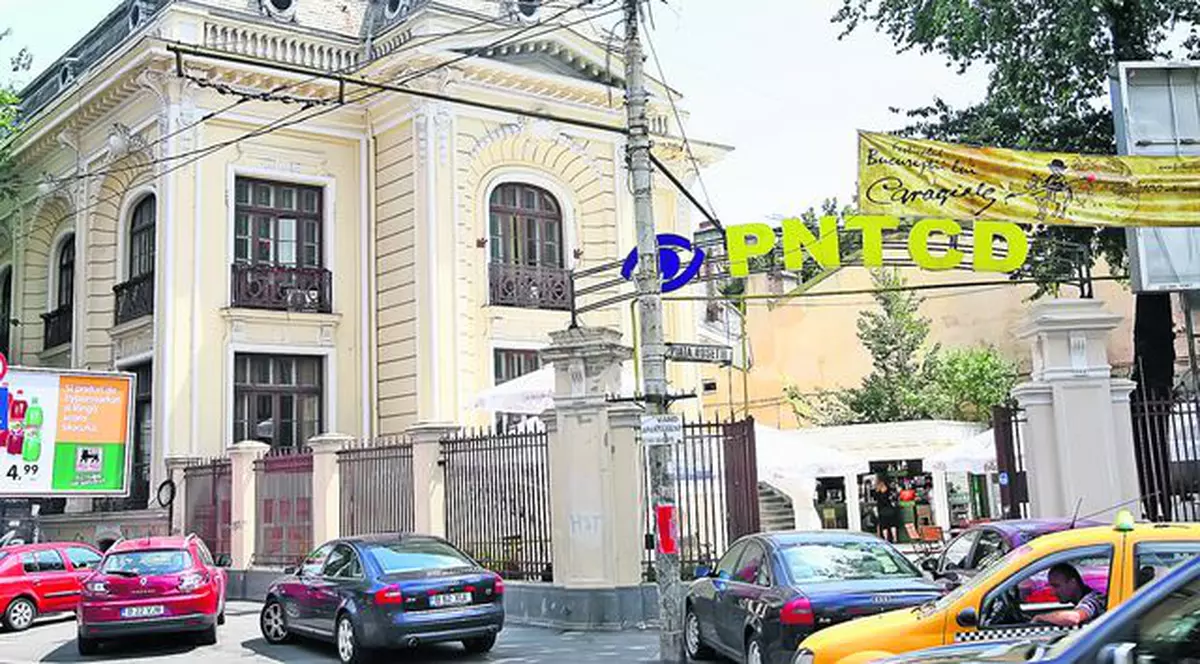 Sediul PNŢCD s-a transformat în cârciumă