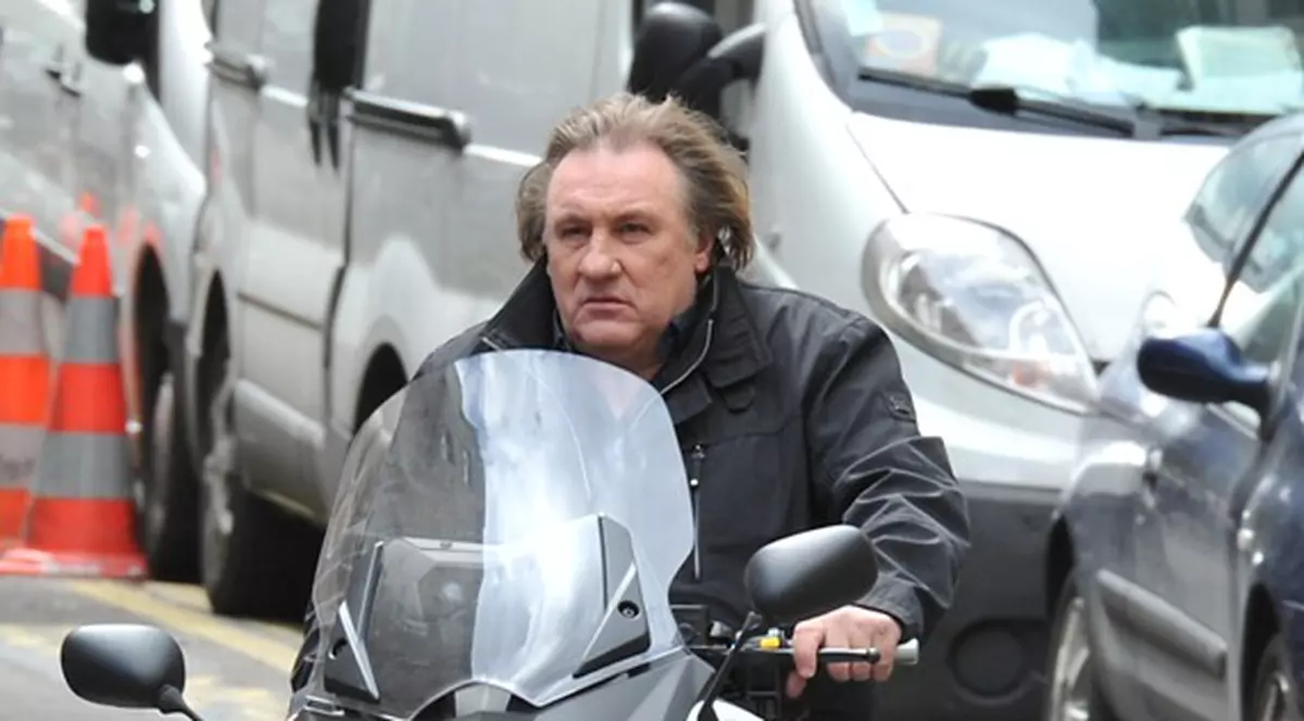 Ca un cocalar în trafic! Gerard Depardieu a lovit cu PUMNUL un şofer!