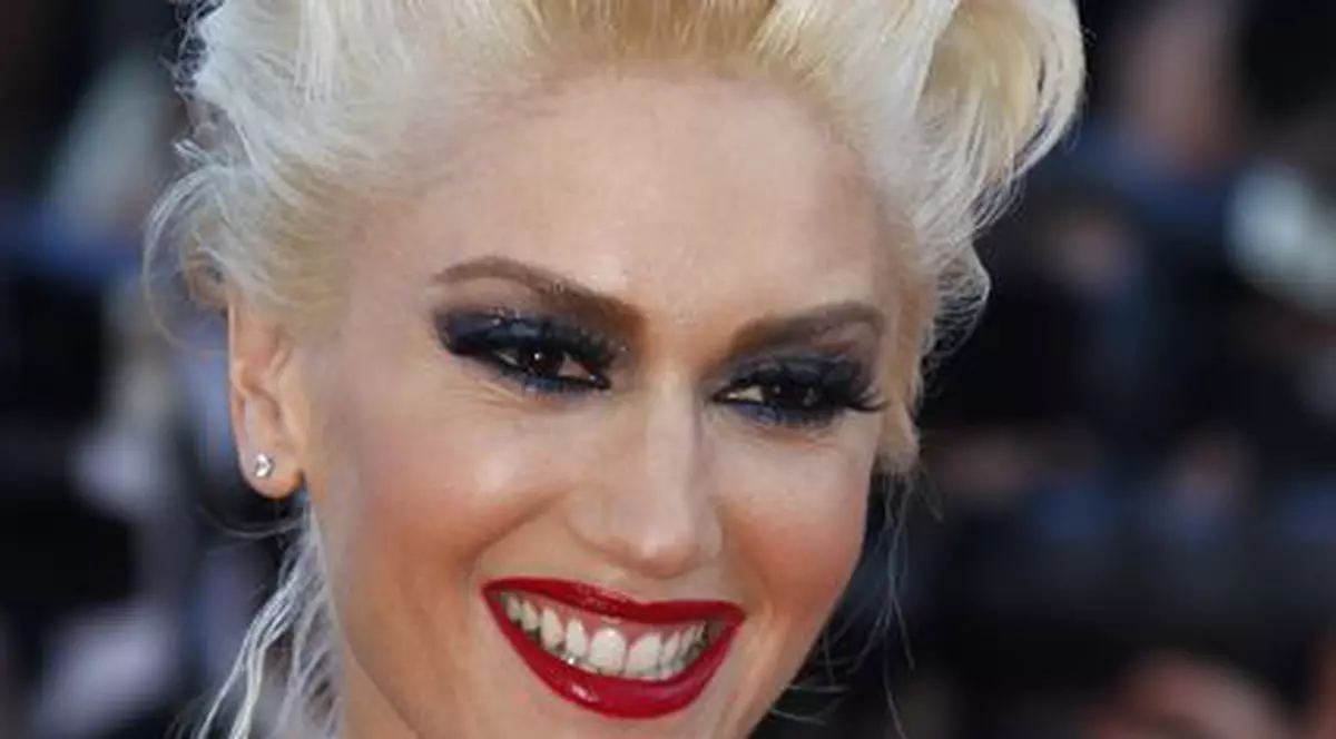 Gwen Stefani: "Mă machiez pentru soţul meu"
