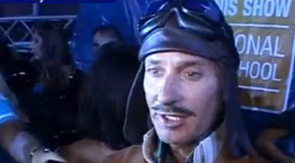 Botezatu, FOC ŞI PARĂ pe Mazăre. Primarul l-a scos din minţi că a defilat în uniformă de aviator!
