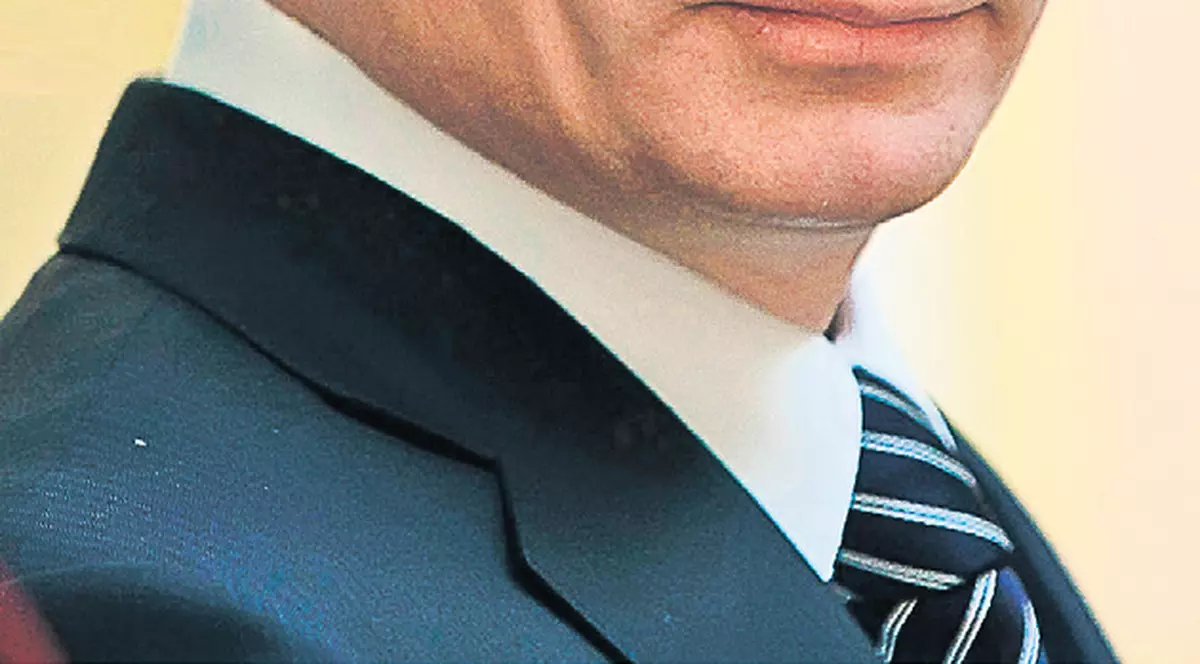 Își ține amanta într-un palat de un miliard de dolari