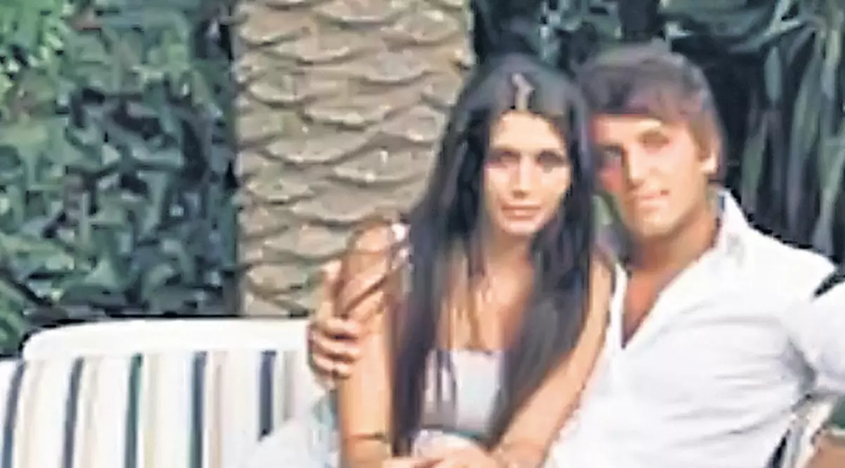 Aşa arată invitaţia la nunta anului! Elena Băsescu şi Bogdan Ionescu, zis Syda, îşi vor uni destinele săptămâna viitoare | EXCLUSIV