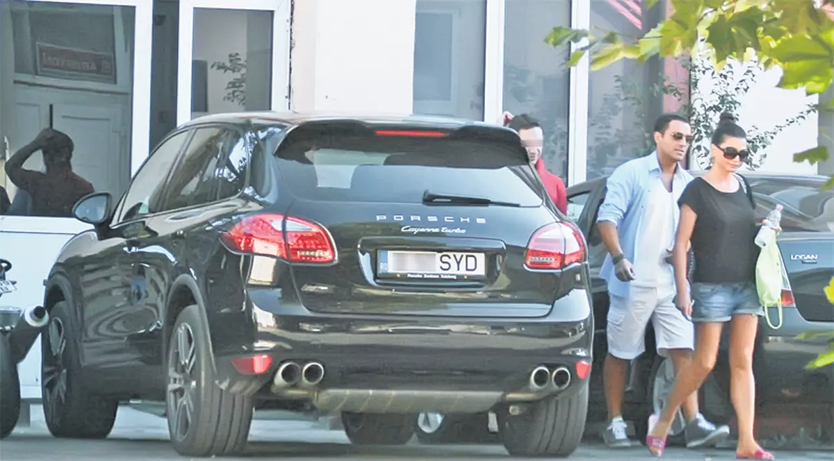 Elena și Syda își fac singuri ultimele pregătiri de nuntă