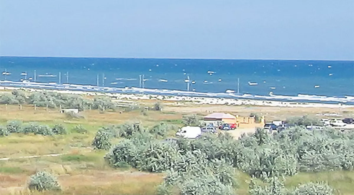 Vor să facă zgârie-nori pe ultima plajă sălbatică!