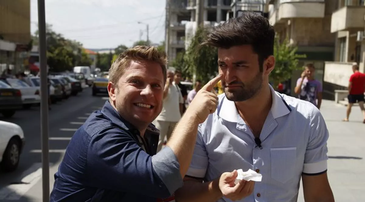 Smiley s-a accidentat la faţă. Vezi aici cu ce semne a rămas artistul! | FOTO