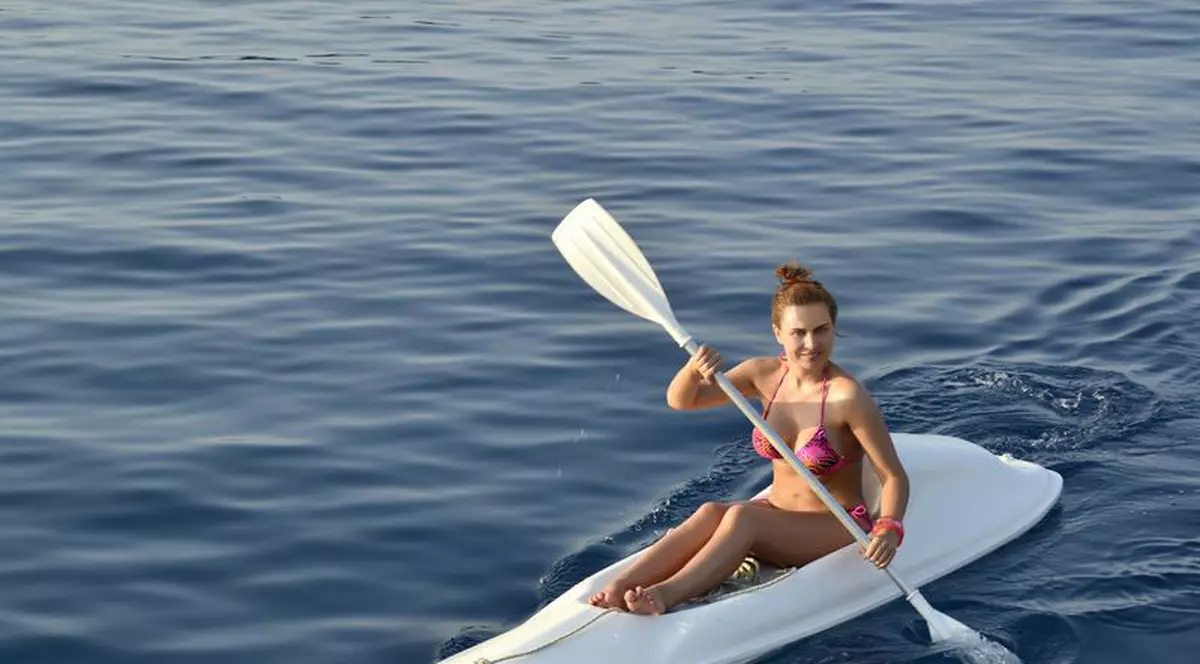 Adina Buzatu, sabotată de prieteni în vacanţă: "Sunt nişte invidioşi!". Uite ce a păţit stilista! | FOTO