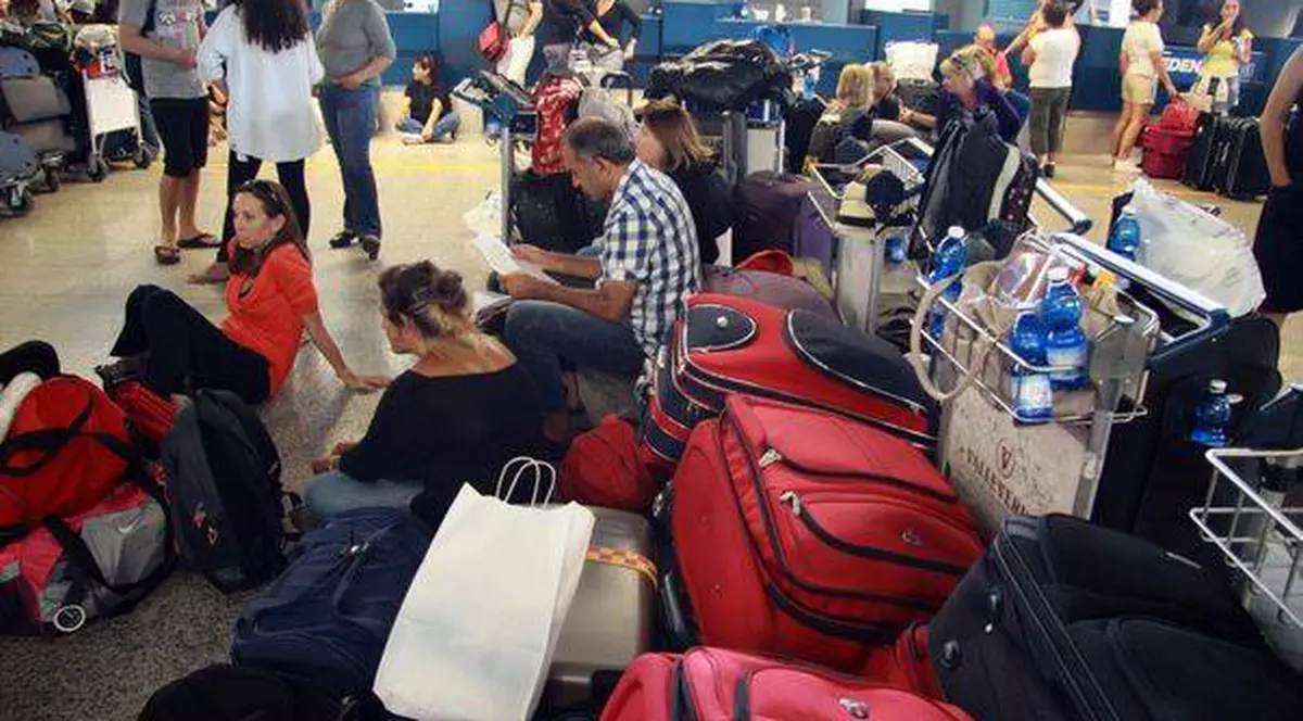 Mii de persoane evacuate de pe un aeroport din Kiev!