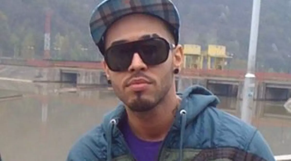 NOUA CUCERIRE A LUI VELEA. Măreşte poza, E BELEA! FOTO