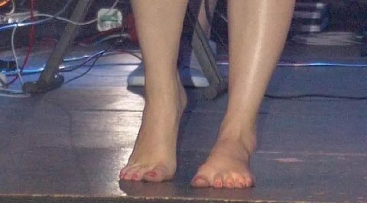 Alexandra Ungureanu calcă pe urmele Cesariei Evora! Uite cum a apărut artista pe scenă! | FOTO