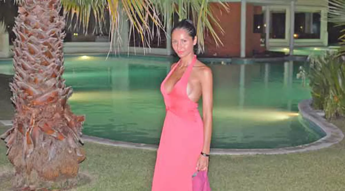 Bruneta trupei Like Chocolate, răsfăţ de cinci stele în Mexic