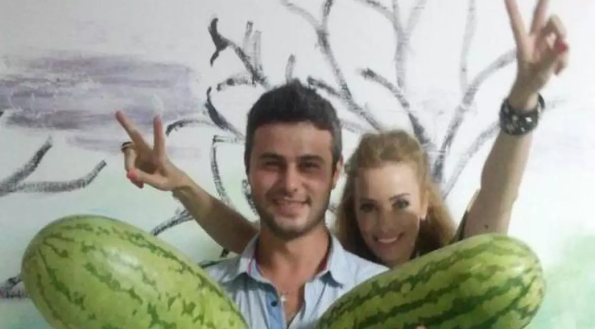 Annes face cură de pepeni