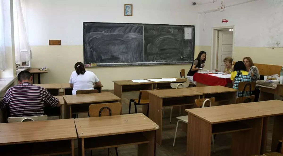 Astăzi începe a doua sesiune a examenului de BACALAUREAT 2012