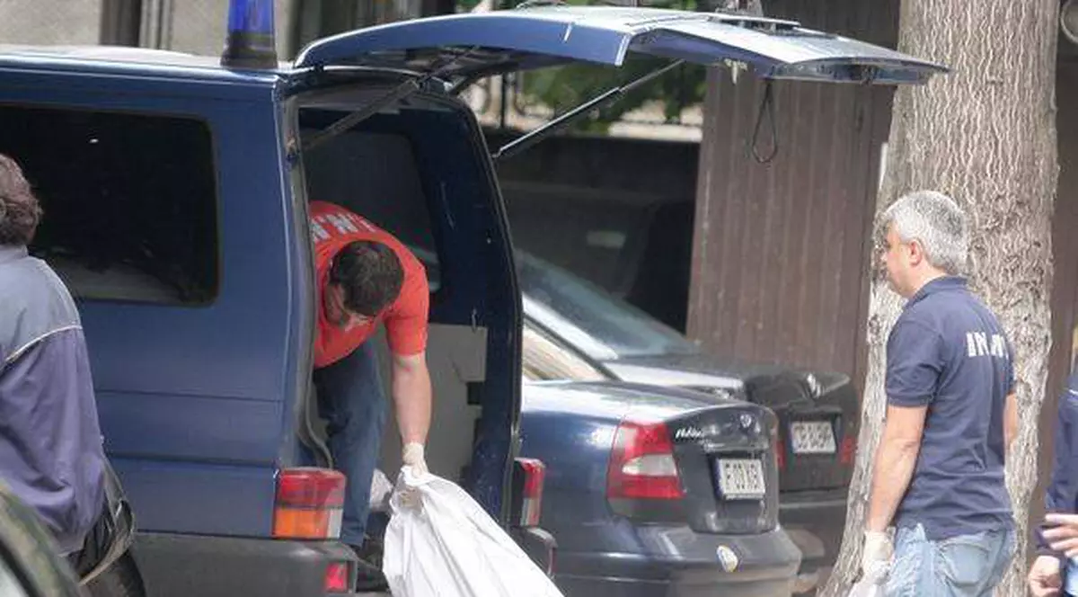 Cadavrul plin de lovituri al unui bărbat, găsit într-o clădire părăsită