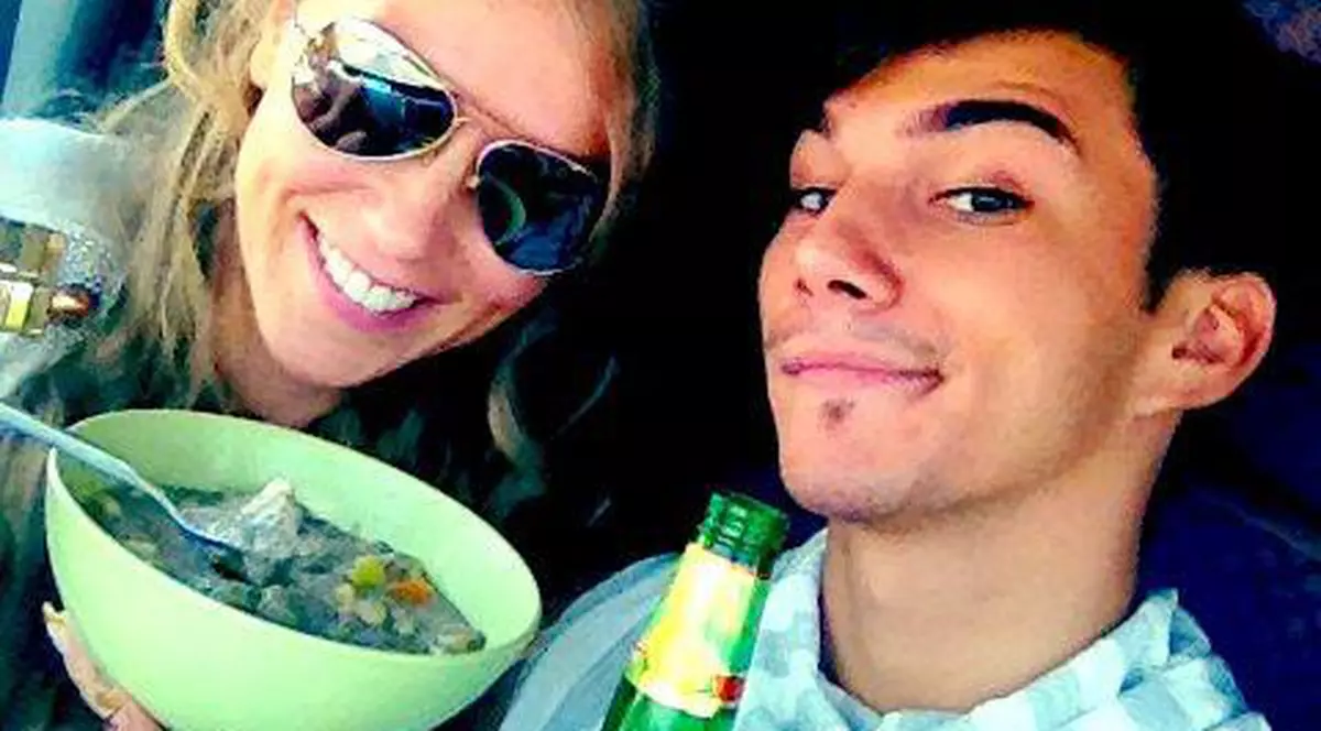 Corina vrea să devină vegetariană cu tot dinadinsul. Consumă multe proteine din ... budinca de semințe de chia!