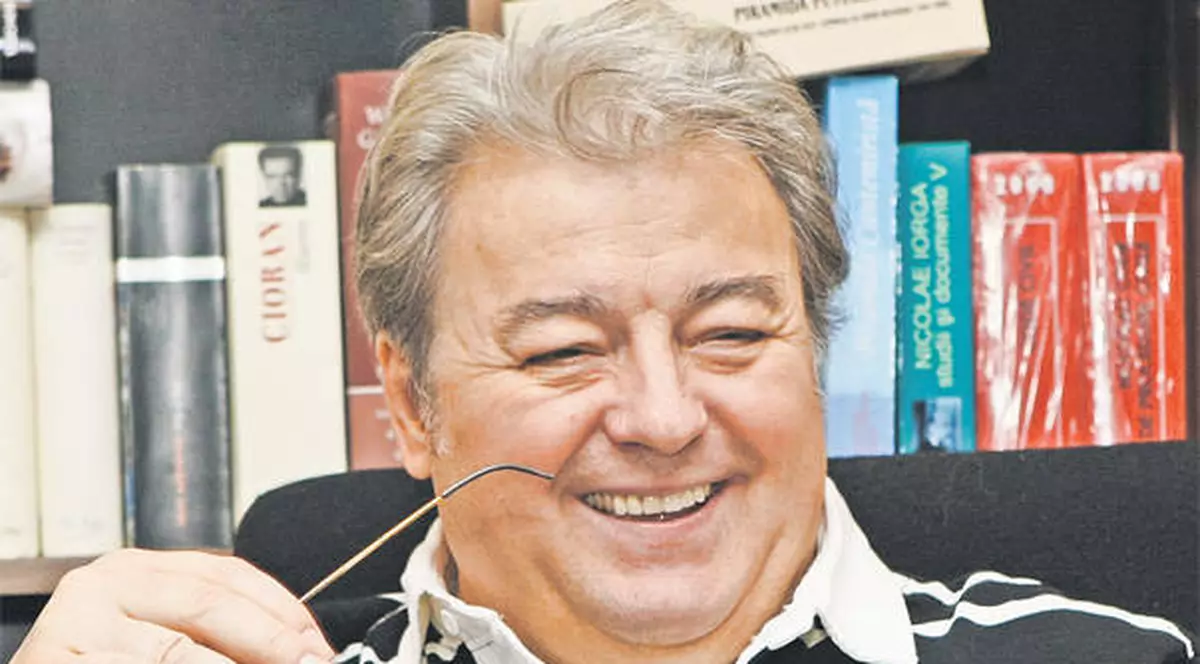 Corneliu Vadim Tudor: "Messi face cu picioarele ce alţii fac cu mâna"