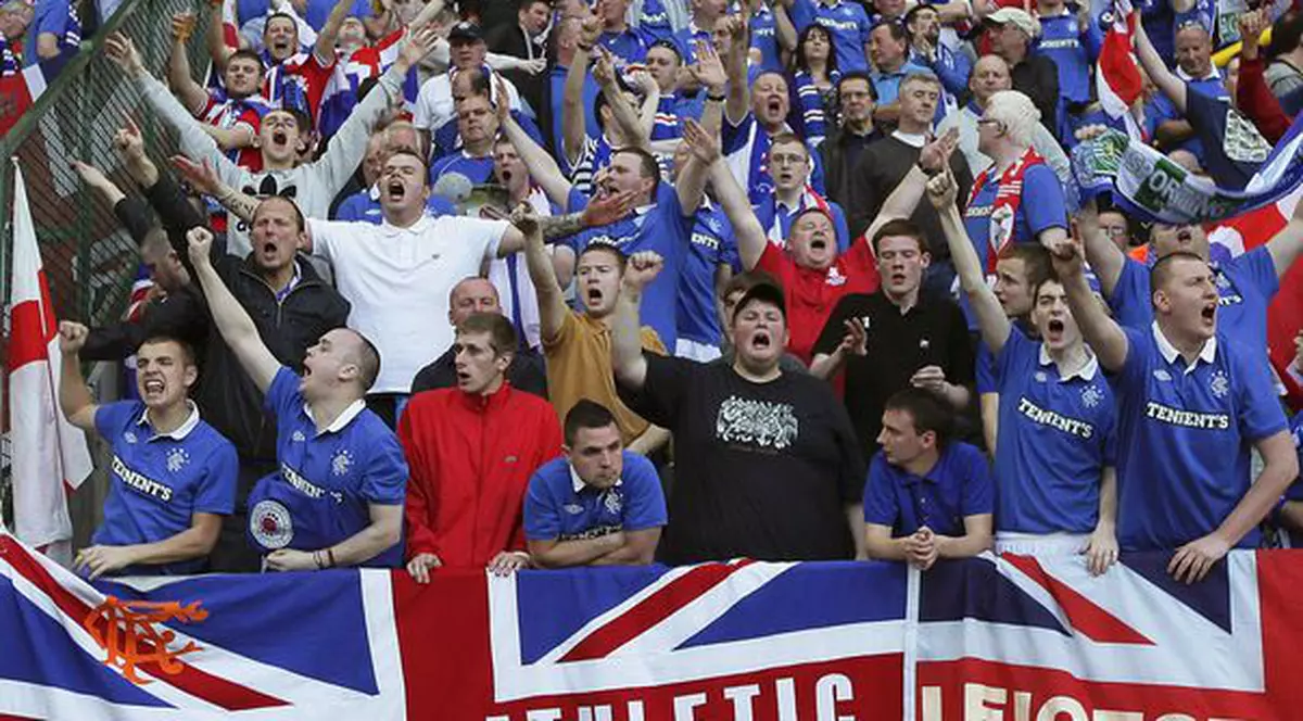 Glasgow Rangers a avut 40.000 de fani în tribună la primul meci din Liga a 4-a | VIDEO INCENDIAR