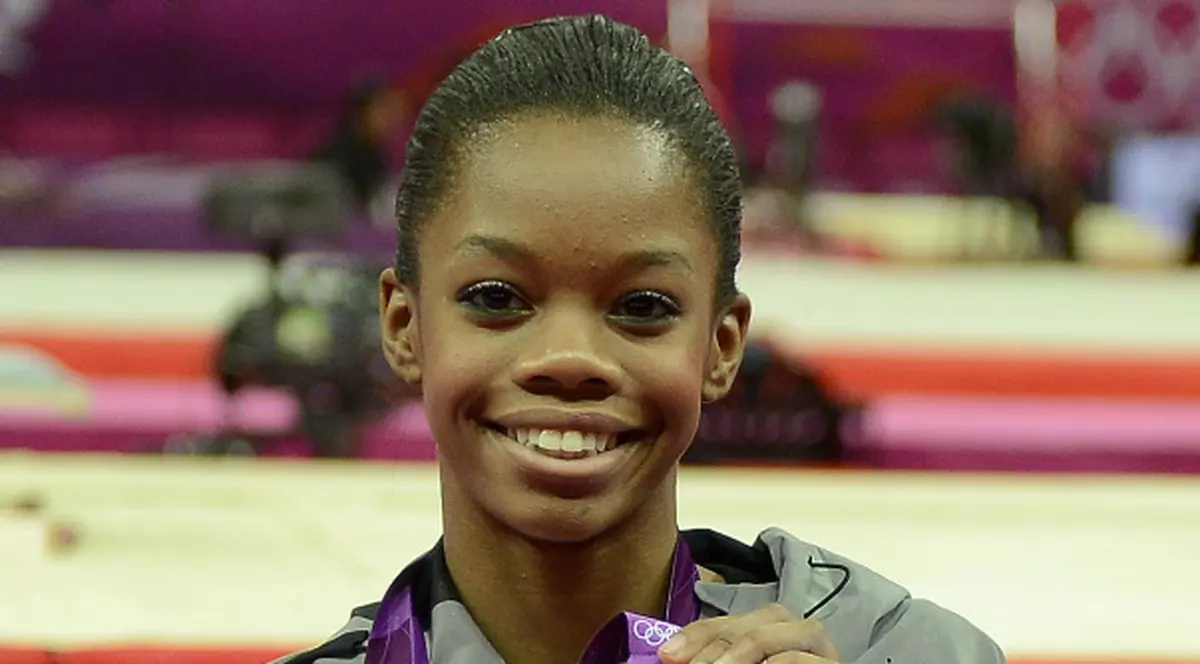 CÂT DE PENIBIL! Gafă de proporţii, comisă din NEATENŢIE, după ce o gimnastă a luat aurul la JO