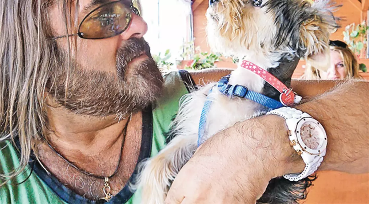 Gigi Gheorghiu şi-a luat căţel de piţipoancă