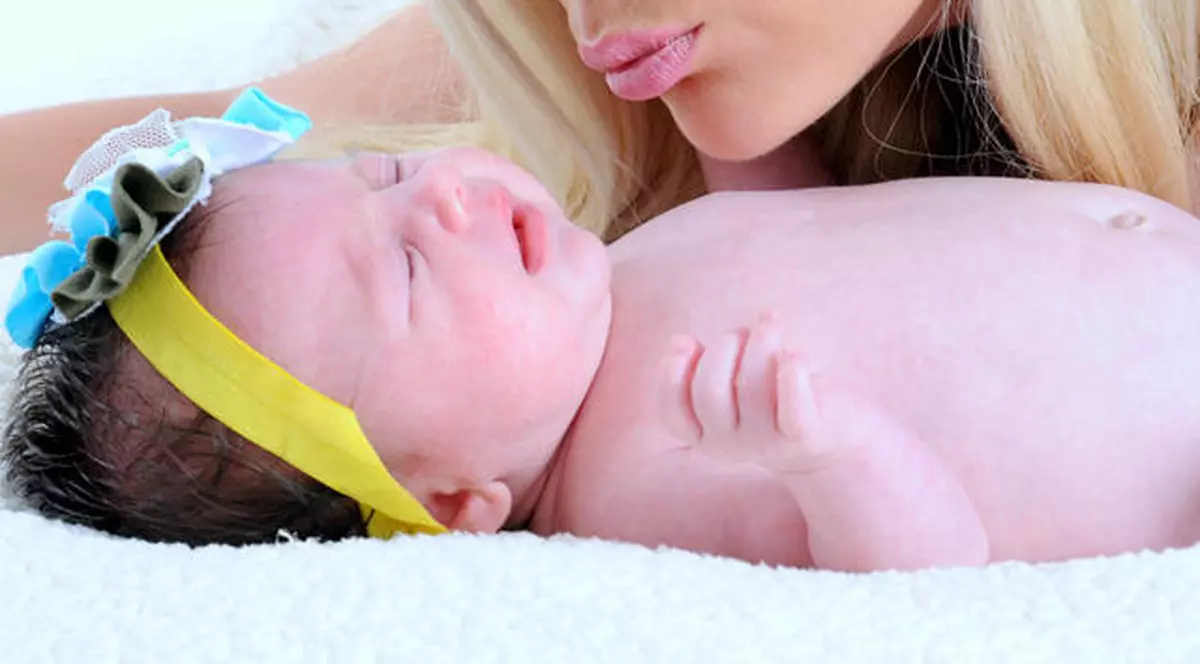 Primele fotografii cu fetița Giuliei Nahmany | FOTO