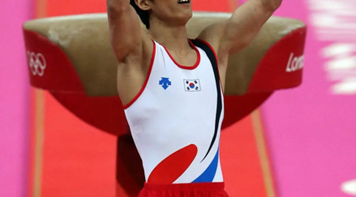 Răsplătit regeşte pentru rezultate! Un gimnast din Coreea de Sud va primi un apartament pentru medalia de aur!