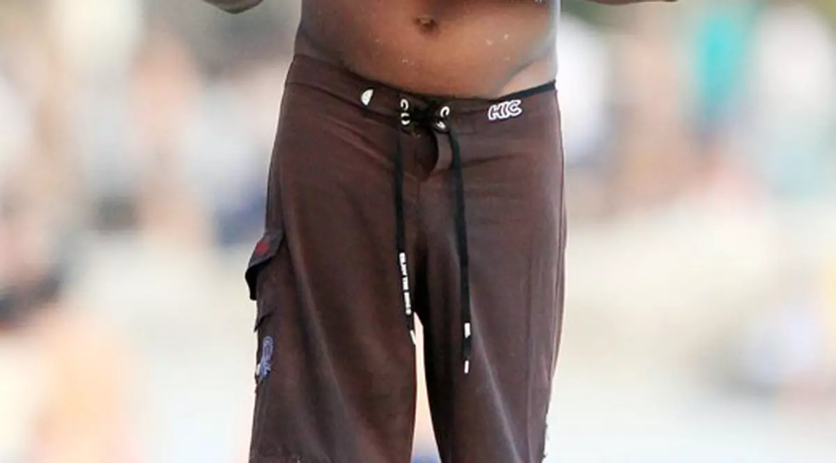 Fostul soţ al lui Whitney Houston recunoaşte că este ALCOOLIC! S-a internat într-o clinică de frică!