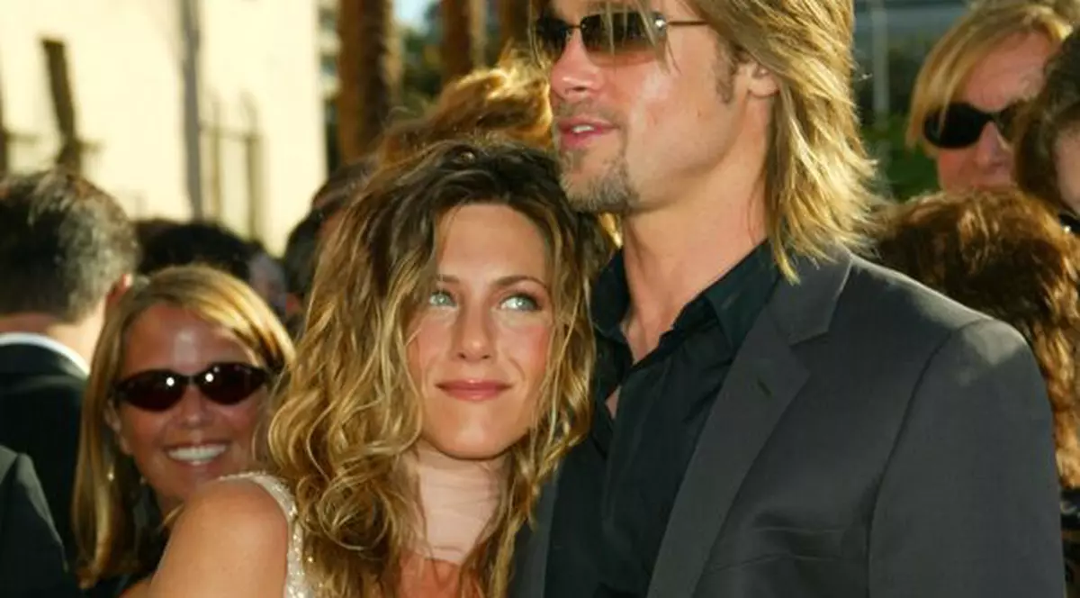 Brad a sunat-o pe Jennifer Aniston. Ar trebui să fie îngrijorată Angelina?