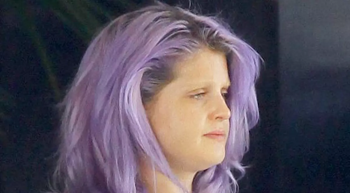 OMG! Ce urâtă e Kelly Osbourne nemachiată! FOTO
