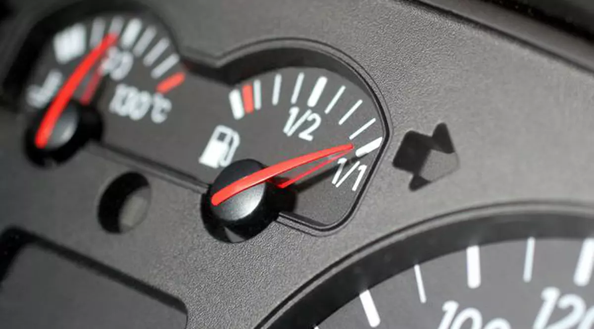 Poveşti neadevărate despre condusul economic! Uite ce trebuie să NU faci ca să consumi mai puţin!