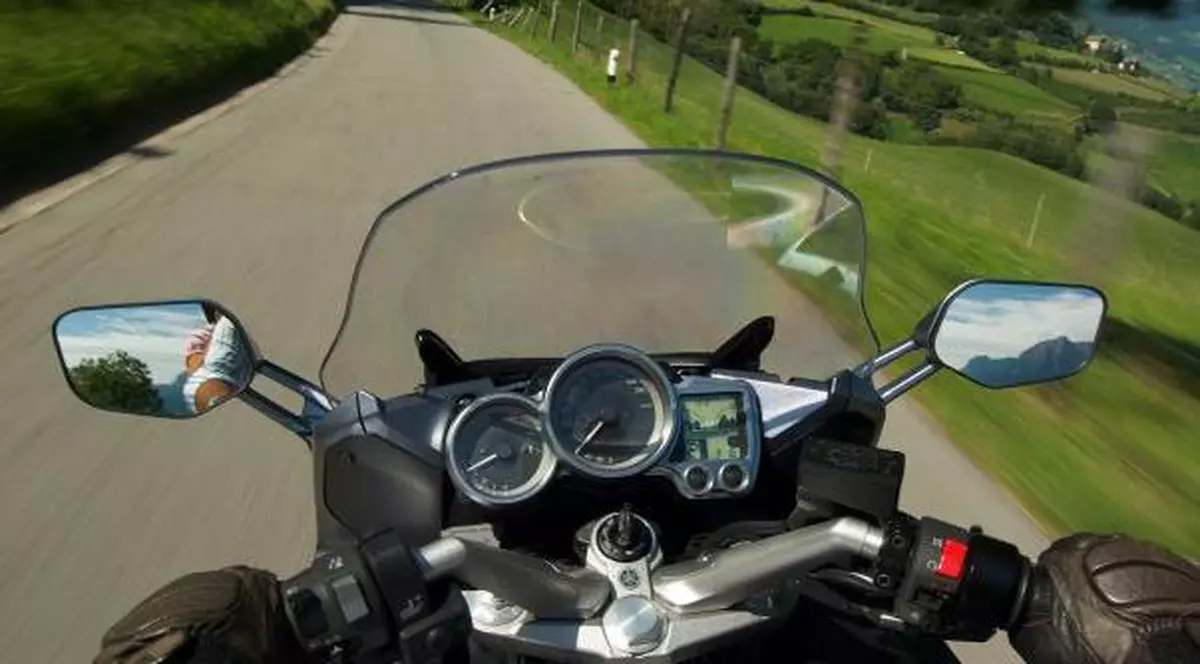 Vrei “să-ţi tragi” motor? Vei da şi traseul pentru permis!