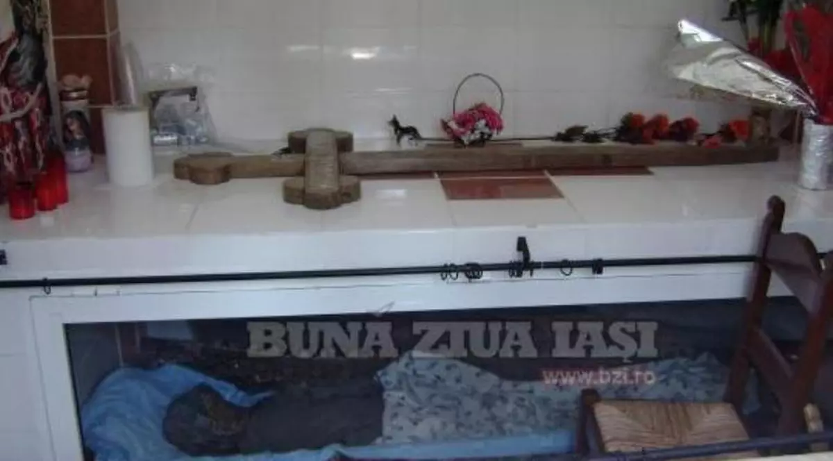 Mai ceva ca în EGIPT! MUMIE, pusă la EXPOZIȚIE în CAVOU de TERMOPAN, la Iași