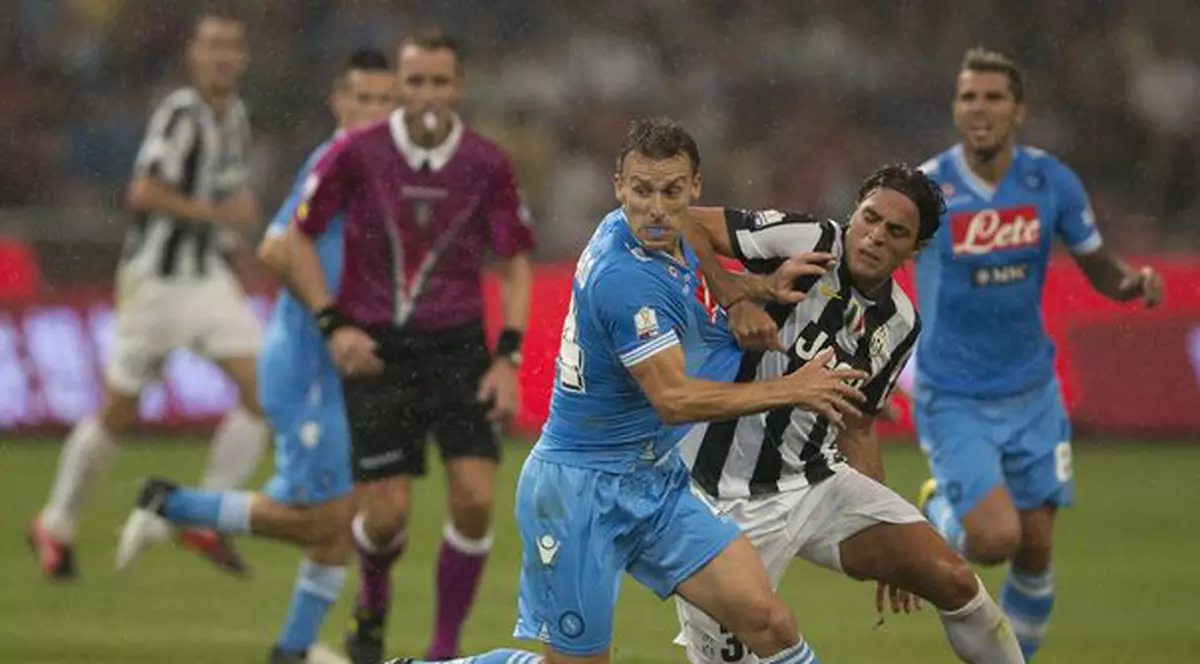 Veşti bune pentru microbişti: YouTube va transmite în direct meciuri de fotbal