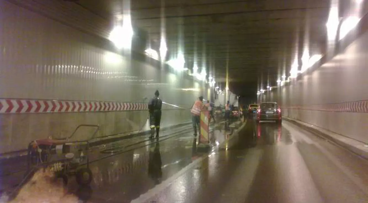 Ploaia blochează din nou Capitala! Circulația oprită în Pasajul Unirii din cauza inundațiilor